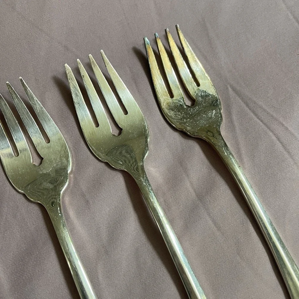 Set of 4 Oneida Heirloom Cube Community Belcourt Silver Plate‎ Salad Forks